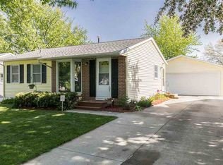 3201 Pebble Dr SW, Cedar Rapids, IA 52404