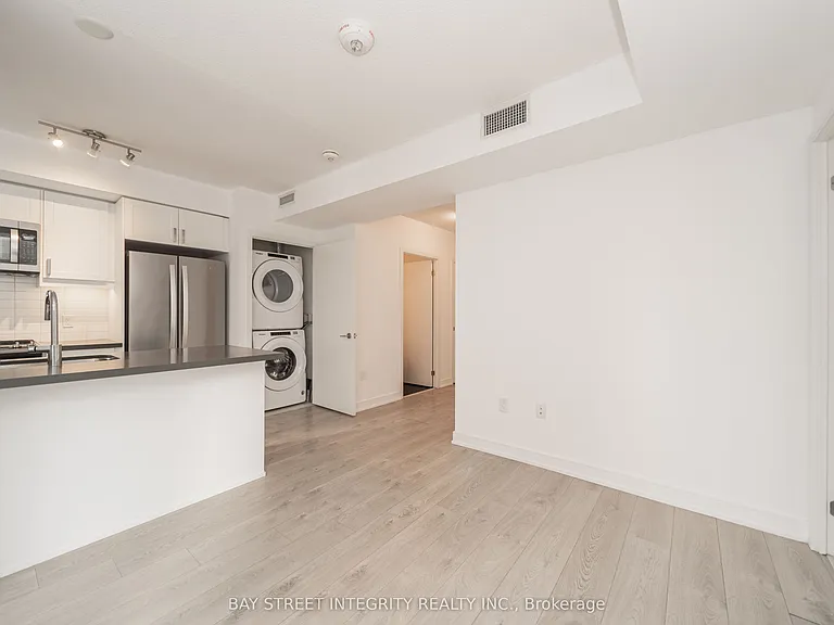 50 Wellesley St E #2801 — Photo 11