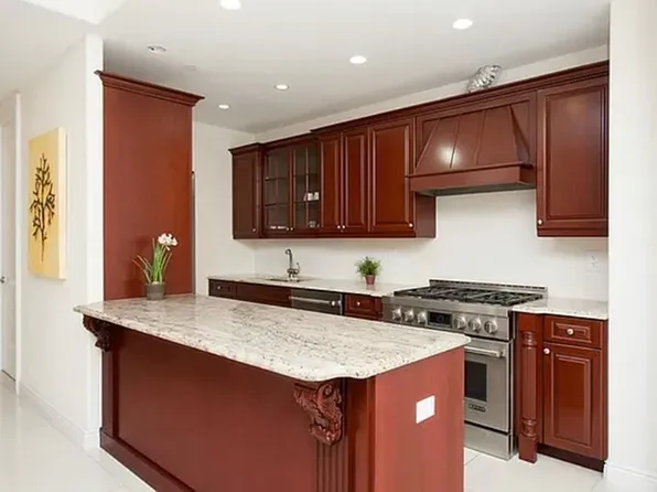 63-36 99th St #8E, Rego Park, NY 11374