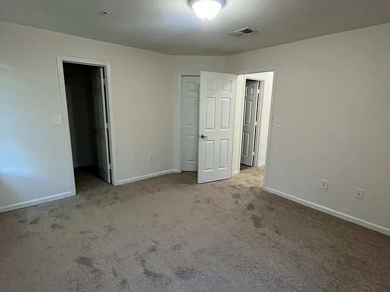 Wesley St. Claire Apartments at Lawrenceville — Photo 260