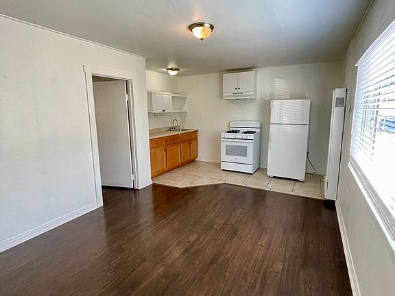 4th image of 266 Orange Ave #A