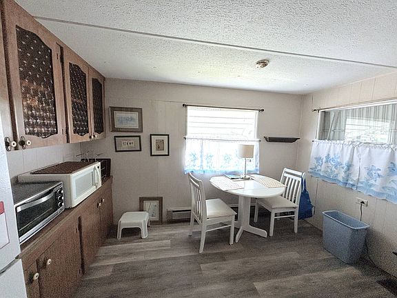 3rd image of 730 Allamanda Cir