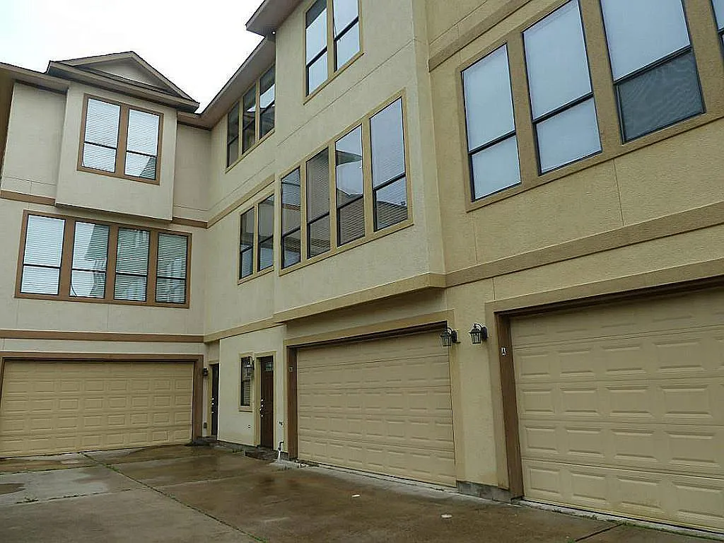 4406 Schuler St — Photo 1