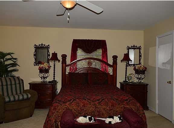 5th image of 962 Highpoint Dr W