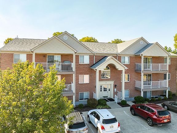 2nd image of 3335 Emerald Lakes Dr Unit 2D