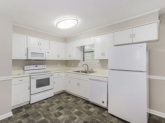 5th image of 3508 Reins Ct