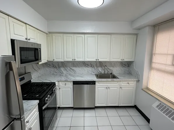 6119 184th St Floor 1, Fresh Meadows, NY 11365