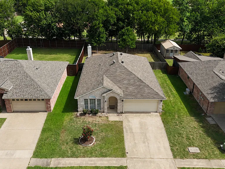 243 Lake Travis Dr — Photo 7