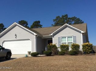 400 Tree Ct, Holly Ridge, NC 28445