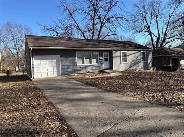 8813 Stark Ave, Kansas City, MO 64138