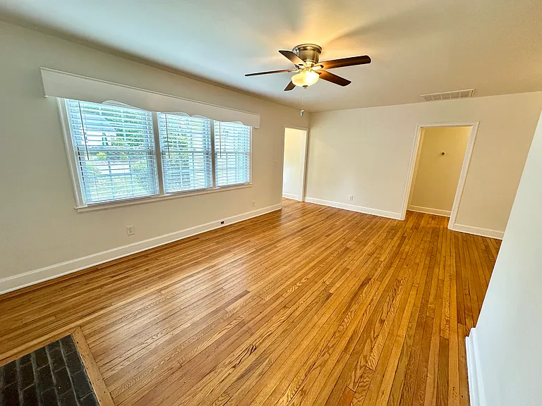 22 Sewanee Ave — Photo 5