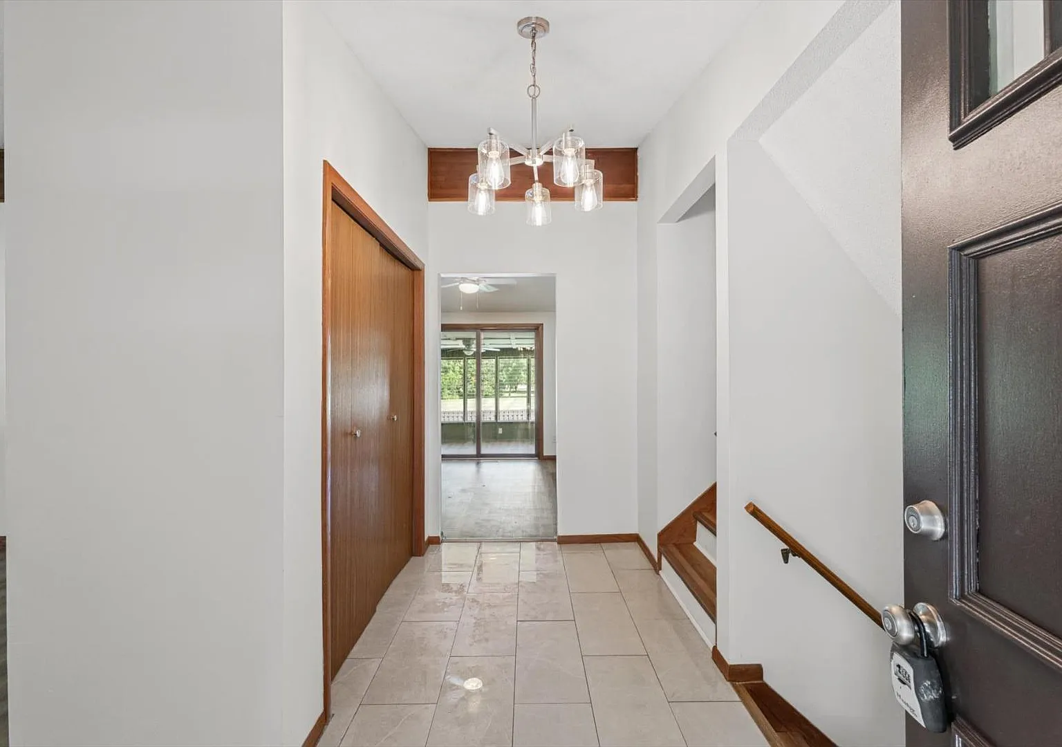 1423 Golf Ter — Photo 4