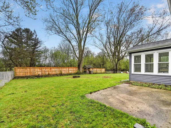 2520 Dorvin Dr, Jackson, MI 49201