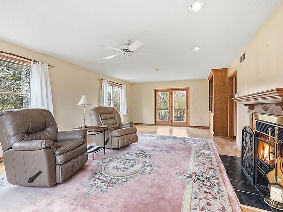 2nd image of 4A138 Winchester Dr