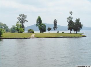 1306 Buck Island Dr, Guntersville, AL 35976