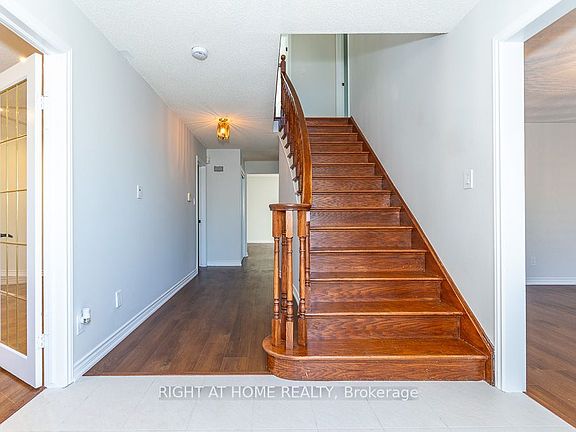 3rd image of 468 Dewitt Rd