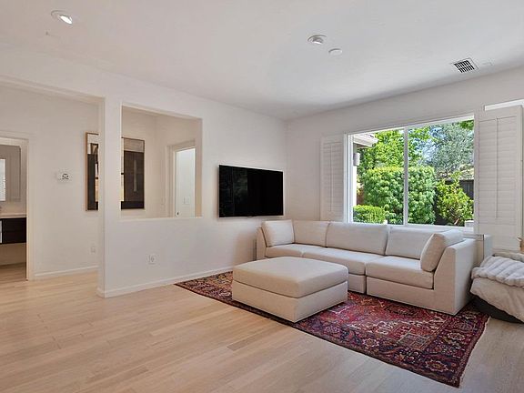 5th image of 3703 Abby Court
