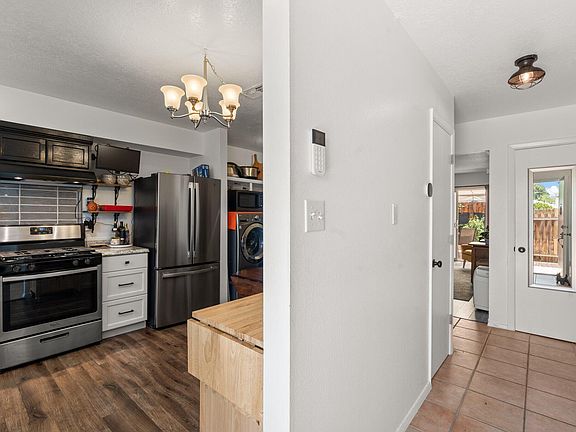 3rd image of 3600 Eubank Blvd NE Unit 9A