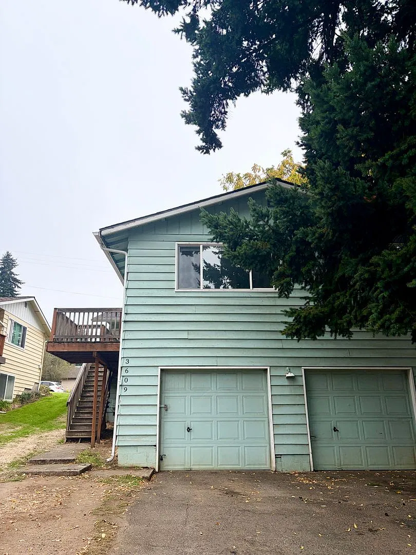 2 Bedroom, 1 Bath Duplex With Garage! — Photo 1