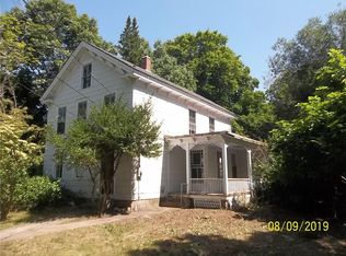 6 Maple St, Hope Valley, RI 02832