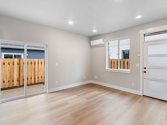 4th image of 6345 SE 85th Ave #B