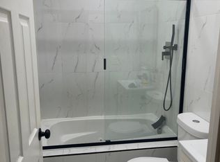 7306 N Winchester Ave APT 302, Chicago, IL 60626