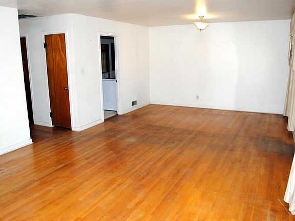 4th image of 2916 Hyder Ave SE