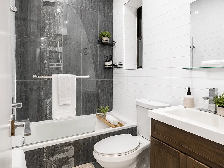 2061 Union St #2B — Photo 9