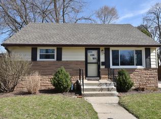 729 Buena Vista Ave, Waukesha, WI 53188