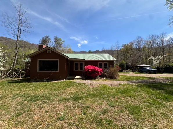 5 Rocky Fork Rd, Burnsville, NC 28714