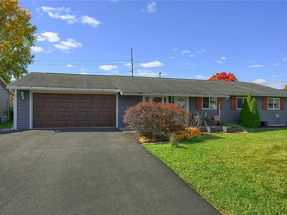 4th image of 32 Robinhood Dr