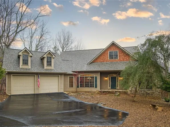 135 Wedgewood Dr, Jasper, GA 30143
