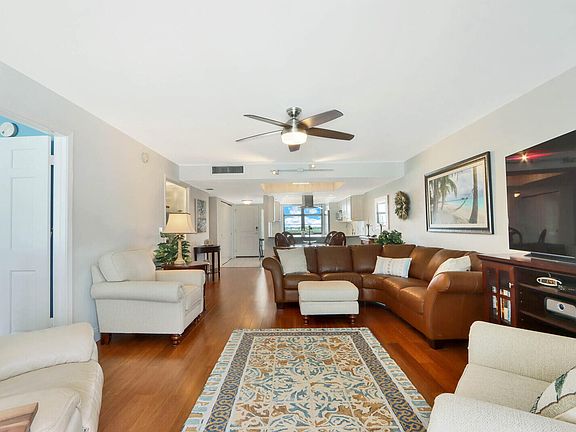 4th image of 911 Ocean Drive #604
