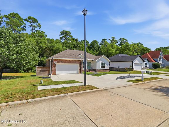 3rd image of 2265 Club Moss Cir