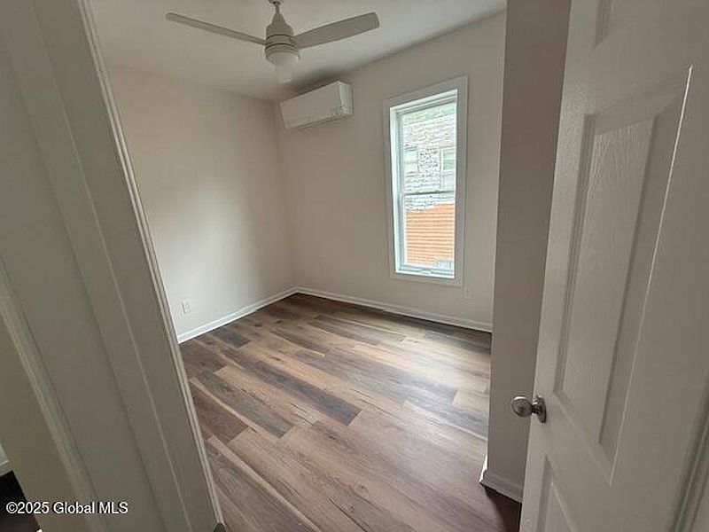 4th image of 38 Glen Avenue