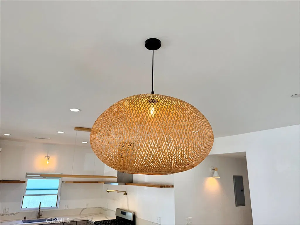 3 bed, 1345 sqft, $5,000 — Photo 4