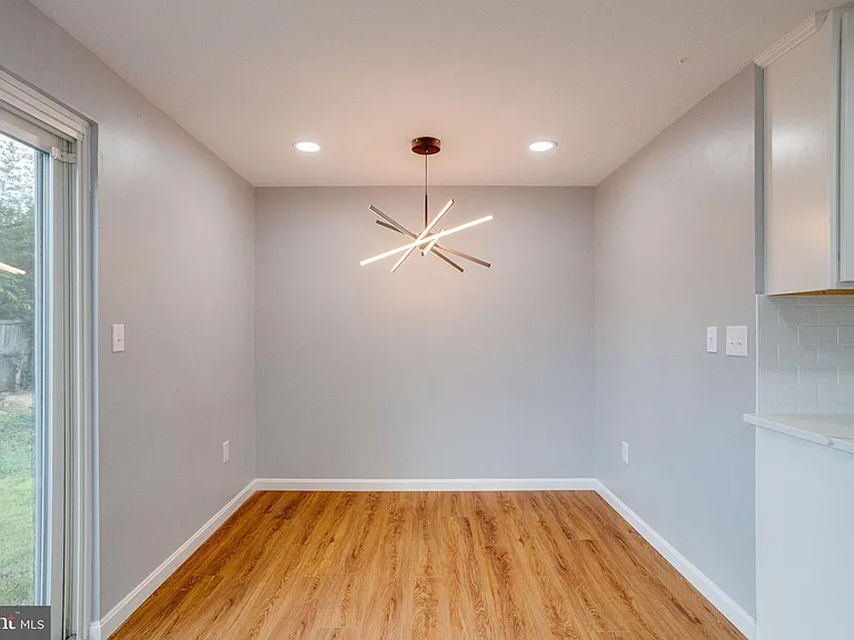 1359 Raleigh Dr — Photo 13