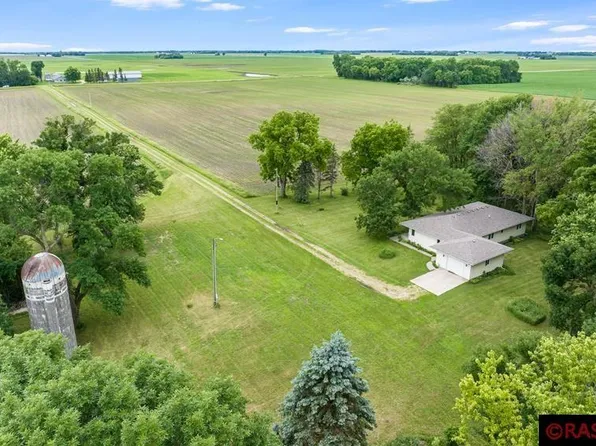 55175 160th St, Wells, MN 56097
