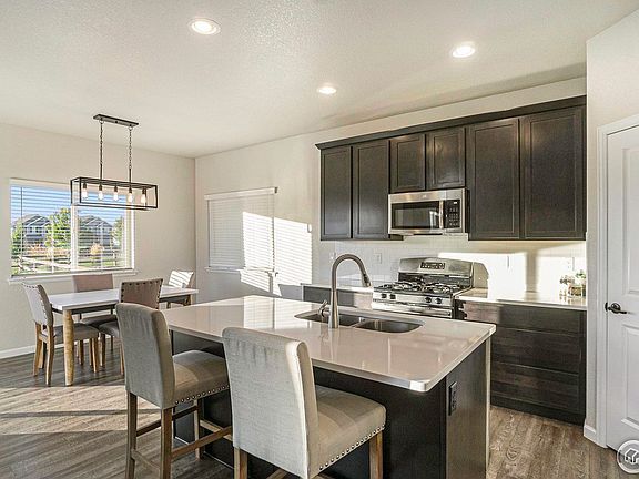 3rd image of 218 Saskatoon Dr
