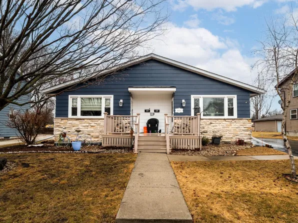 112 Marcella STREET, Oconomowoc, WI 53066