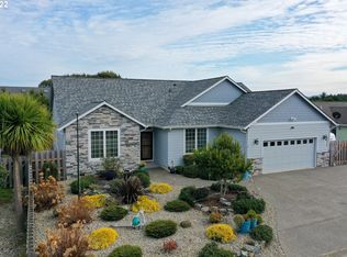 2957 Ruby Ct, Bandon, OR 97411