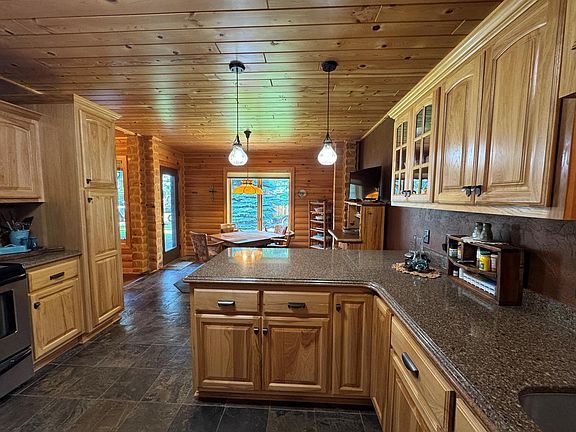 2nd image of 521 Northwoods Cir S