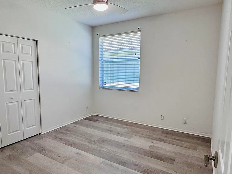 9360 Cove Point Cir — Photo 21