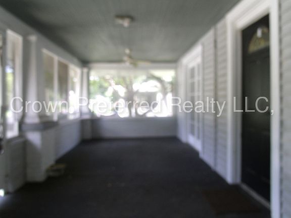 2nd image of 710 W Belmar St