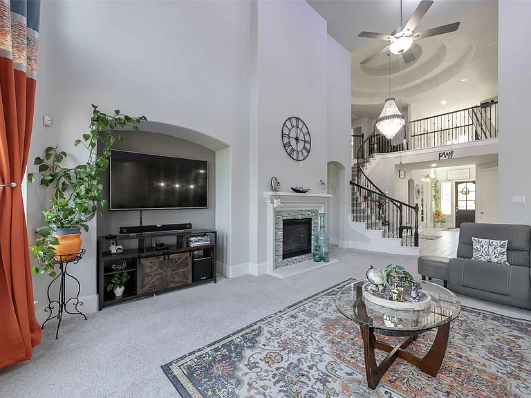 17821 Limestone Spring Ln — Photo 11