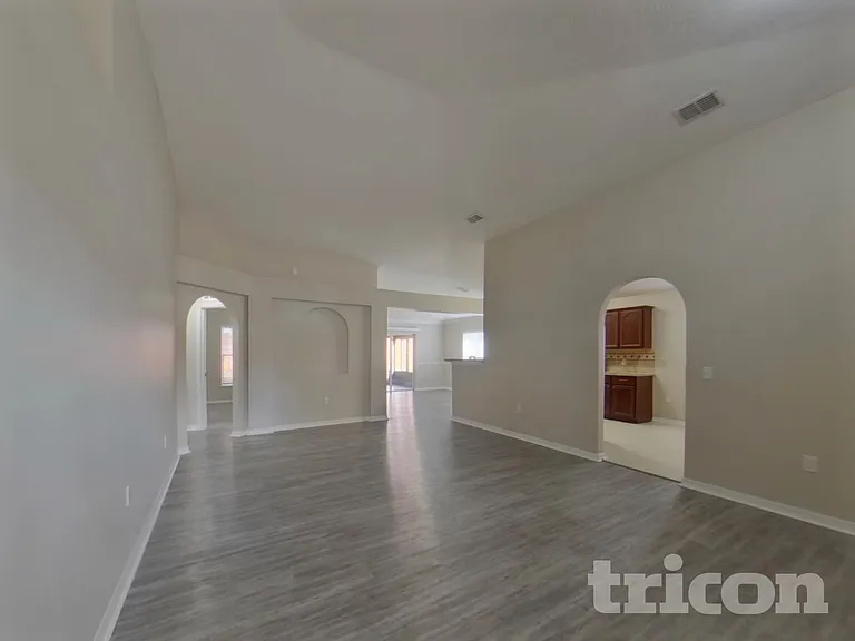 1120 Imperial Eagle St — Photo 2