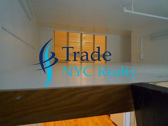 3rd image of 112 Macdougal St Frnt B