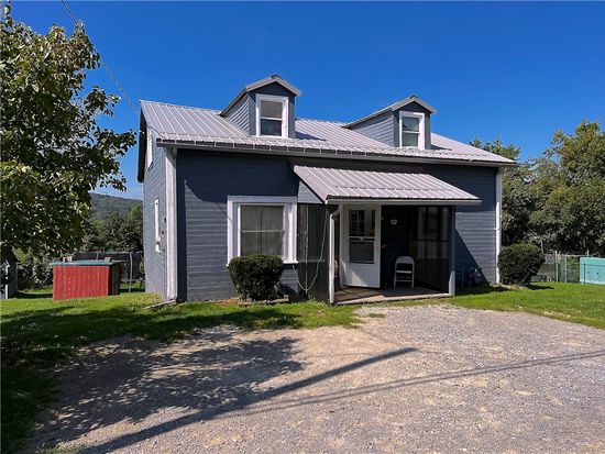 14739 Baldwin St, Meadville, PA 16335