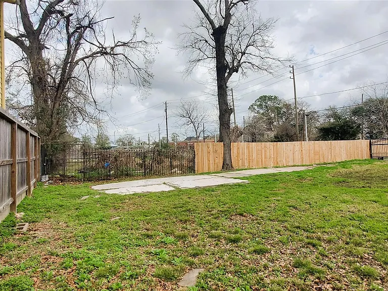 4605 Fulton St — Photo 11