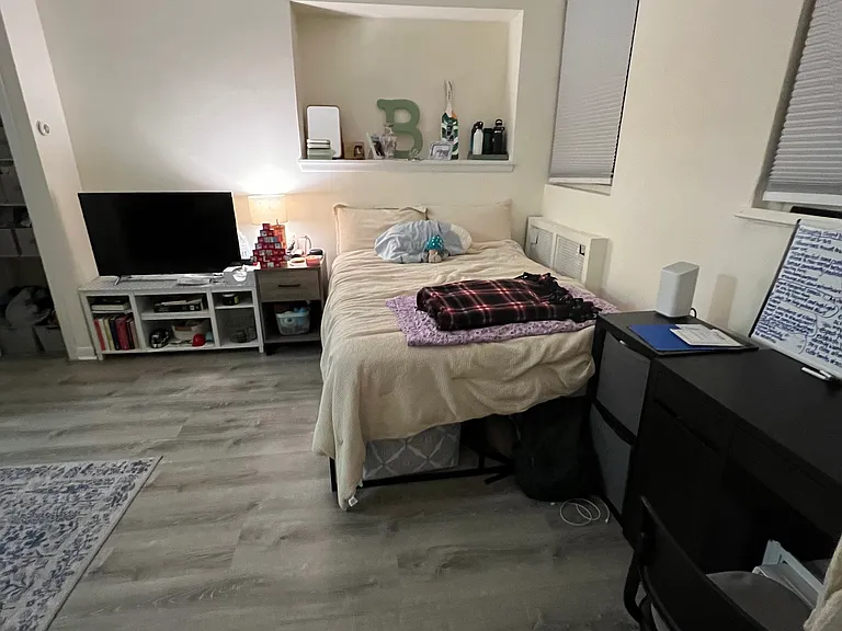 912 Pine St #3B — Photo 3